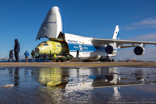 Szuhoj Superjet 100-ast szállított az An-124-es - Képgaléria