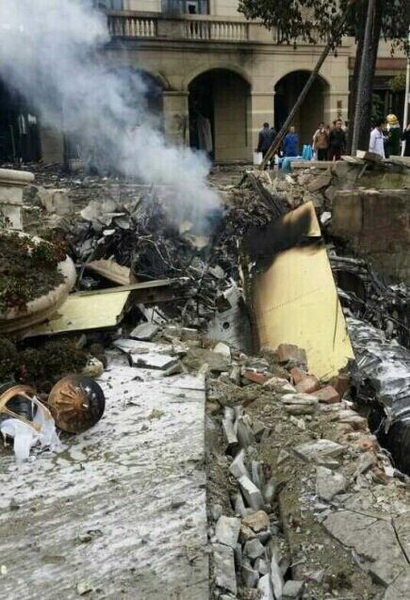 Lakott területre zuhant egy kínai J-10B - Fotók