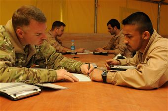 Repülőgép-vezető képzés Afganisztánban