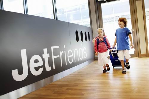 Nyaral a család: a Lufthansa a gyermekek élményekben gazdag és kényelmes utazását is a szívén viseli
