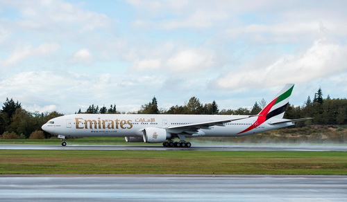 100. Boeing 777-300ER utasszállítóját vehette át az Emirates légitársaság