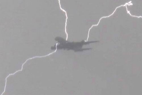 Emirates A380 lightning